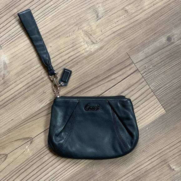 Vintage Coach Leather Wristlet EUC - Picture 3 of 4